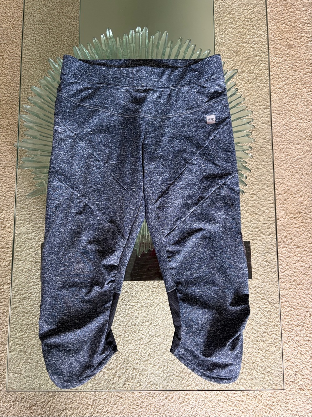 💜 MEC Heathered Navy Capri Leggings